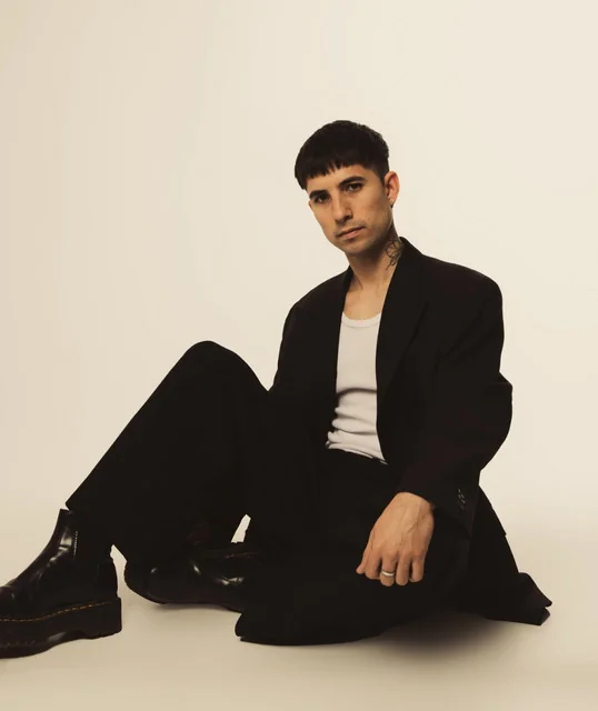 lucas-escarioni-cover